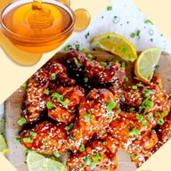 ร่ำรวย  เย็นตาโฟ ลูกชิ้นปลาแท้ๆจากเยาวราช By เต็งหนึ่ง. (ข้าง7-11ซอยแม่เนียน)