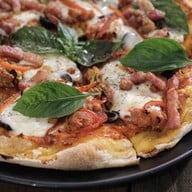 Yeast rustic pizza -