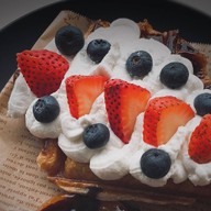 Hippie Holiday Cafe. Croffle ครอฟเฟิล & Tea ชา & Homemade Greek Yogurt กรีกโยเกิร์ต สาขา 1 ใกล้ BTS สายหยุด