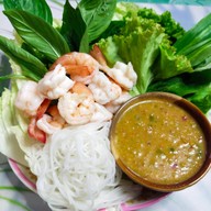 เมี่ยงแซ่บ ยำนัวส์ ตลาดเอราวัณโพธิ์ทอง
