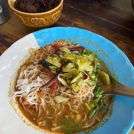 ขนมจีนป้าพินธุ์ สันติธรรม