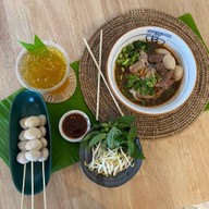 ก๋วยเตี๋ยวเรือเข้าท่า สาขาสุขุมวิท 93