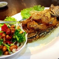ร้านอาหารต้นหาด