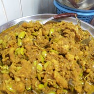 หน้าร้าน สายชล ไม่เคยหยุดนิ่ง