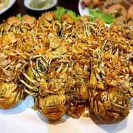 ร้านอาหารต้นหาด