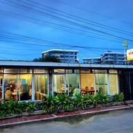 ร้านอาหารต้นหาด