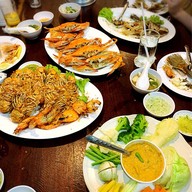 ร้านอาหารต้นหาด
