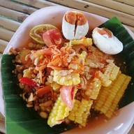 เมนูของร้าน ส้มตำ ซุ้มบ้านสวน บ้านเพ