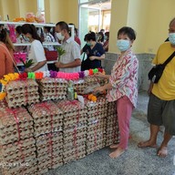 ไข่ต้มแก้บน หลวงพ่อโสธร ไข่ต้มเจ้กี๋ สดใหม่จากฟาร์ม ร้านขายไข่ใกล้ฉัน แดริ้ว ฉะเชิงเทรา ถวายหลวงพ่อโสธร ไข่ต้มแก้บนวัดหลวงพ่อโสธร ไข่ไก่สดจากฟาร์ม