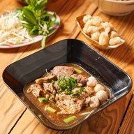 เมนูของร้าน เตี๋ยวเรือ เทียบท่า