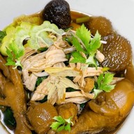 สามย่านก๋วยเตี๋ยวไก่ตุ๋นมะระ สาขา ลาดพร้าว