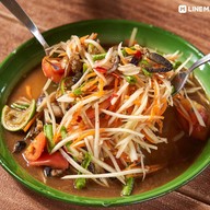 Food or drink of Chom Bueng (Herbal Steamed Rice Noodles)