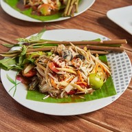 เมนูของร้าน ก๋วยเตี๋ยวเรือโคตรอร่อย ท่าลาน