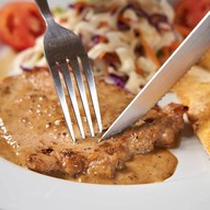 Food or drink of Chom Bueng (Herbal Steamed Rice Noodles)