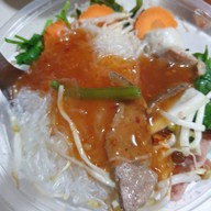 ครัวนายเจิด เตี๋ยวโบราณ กากหมู หมี่คลุก ต้มเลือดหมู ข้าวต้มแห้ง เล้งแซ่บ ข้าวหมูกรอบ ผัดกะเพรา อาหาร ซ.เคหะร่มเกล้า72 แยก5