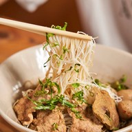 เมนูของร้าน เตี๋ยวเรือ เทียบท่า