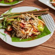 เมนูของร้าน ก๋วยเตี๋ยวเรือโคตรอร่อย ท่าลาน