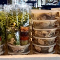 ยำแซ่บจี๊ด &โครตปลื้มหม่าล่า ตลาดโฮมการ์เด้นวิลสระครก