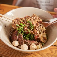 เมนูของร้าน เตี๋ยวเรือ เทียบท่า