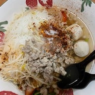 บลูก๋วยเตี๋ยวหมูตุ๋น&คอฟฟี่กาแฟสด .