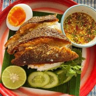 ข้าวปลาแกะ ข้าวน้ำพริกตรงข้าม7-11คุ้มหน้าวลัยลักษณ์