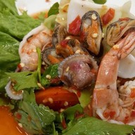 ยำแซ่บจี๊ด &โครตปลื้มหม่าล่า ตลาดโฮมการ์เด้นวิลสระครก