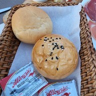 เมนูของร้าน 7th Heaven Vientiane