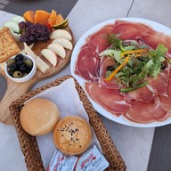 เมนูของร้าน 7th Heaven Vientiane