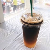 หมูสะเต๊ะ แม่บุญมี ตำนาน 80 ปี & กาแฟ วงศ์สว่าง