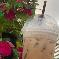 หมูสะเต๊ะ แม่บุญมี ตำนาน 80 ปี & กาแฟ วงศ์สว่าง