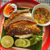 ข้าวปลาแกะ ข้าวน้ำพริกตรงข้าม7-11คุ้มหน้าวลัยลักษณ์