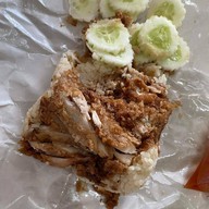 ร้านข้าวมันไก่ ขาหมูสูตรเด็ดเคหะแหลมฉบัง