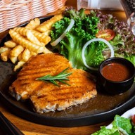 PAPA'S GARDEN ดอยสะเก็ด เชียงใหม่