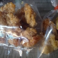 เมนูของร้าน ครัวนายเจิด เตี๋ยวโบราณ กากหมู หมี่คลุก ต้มเลือดหมู ข้าวต้มแห้ง เล้งแซ่บ ข้าวหมูกรอบ ผัดกะเพรา อาหาร ซ.เคหะร่มเกล้า72 แยก5