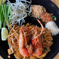 ยาย-กู-ซ่า-กระเพราเถื่อน ข้างร้านอีปริก