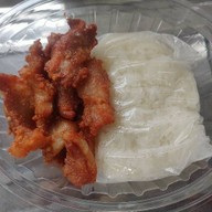 เจ๊อาร์ต ข้าวเหนียวหมูทอด กาดป่าไผ่