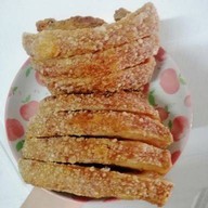 แม่เหรียญ หมูกรอบหางระเบิด สาขาบางปะอิน