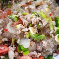 ยำปากแหก by ตุ๊กตุ๊ก วัดนาคนิมิตร