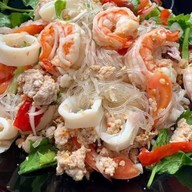 ยำปากแหก by ตุ๊กตุ๊ก วัดนาคนิมิตร