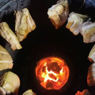 หมูอบโอ่ง ลุงหนวด