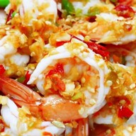 ครัวเจ๊ไก่ กระเพราเป็ด  ถนนเลียบทางรถไฟเขาน้อย ซอย.บ้านเนินรถไฟ 5 เข้ามาใน ซอยเจอสามแยก เลี้ยวซ้ายสุดซอย