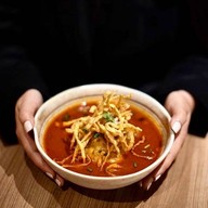 2B ขนมจีนน้ำเงี้ยว ข้าวซอยไก่ หมี่เกี๊ยวหมู กุ้ง