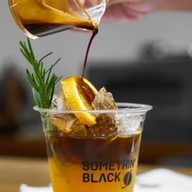 SOMETHIN' BLACK coffee & bakery พระโขนง คลองตัน