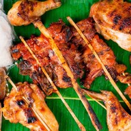 พลอย3659..ไก่ย่างพันล้านนะคะ