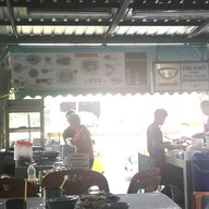 ข้าวขาหมูตรอกไก่ บางรัก
