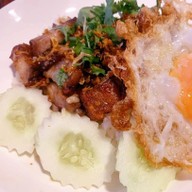 เดียร์กะเพราถาดบิ๊กบึ้ม&ตามสั่ง@ศรีราชา Dear kapraw@sriracha ร้านเดียวไม่มีสาขานะคะ