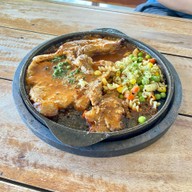 เมนูของร้าน สเต็กกระทะร้อนบ้านเกาะ สุรนารีวิลล์ นครราชสีมา