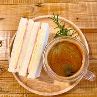 เมนูของร้าน Y's Coffee  [ วายส์คอฟฟี่ ] ซอยตากสิน19