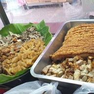 เมนูของร้าน ก๋วยจั๊บเฮียตั่วเท๊า (เจ้าเก่าเยาวราช)