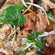 ก๋วยเตี๋ยวไก่ตุ๋นอาหารตามสั่งป้ามะลิ